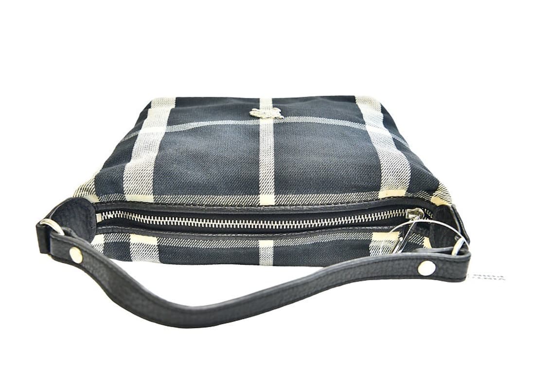 버버리 블랙 체크 패턴 미니백(정품) 상품이미지9