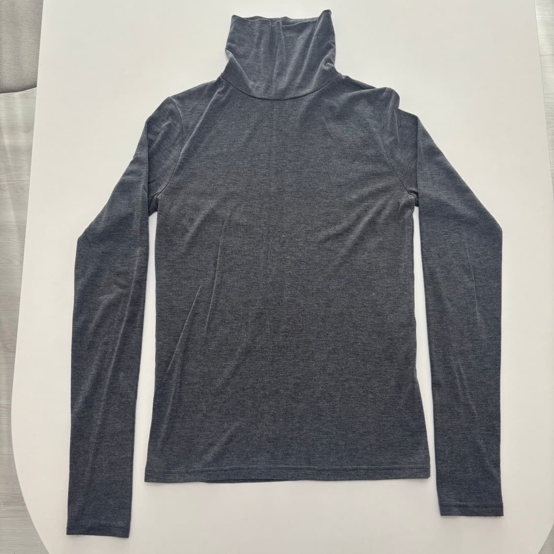 블랙업 회색 목폴라 티셔츠 상품이미지1