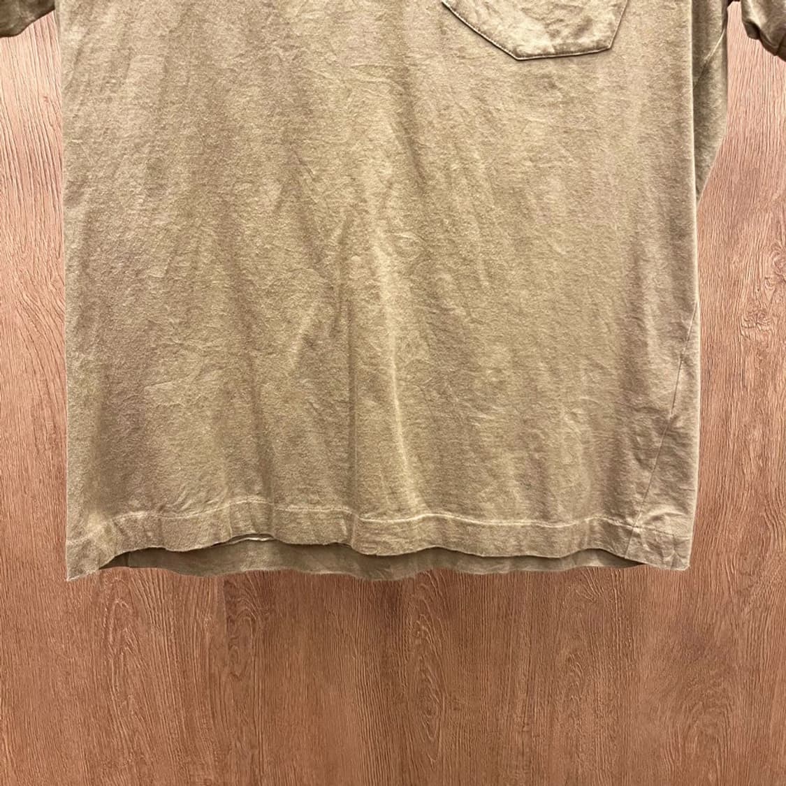 마가렛 호웰 반팔 티셔츠 로고 프린팅 체스트 싱글 포켓 디테일 카키 상품이미지5