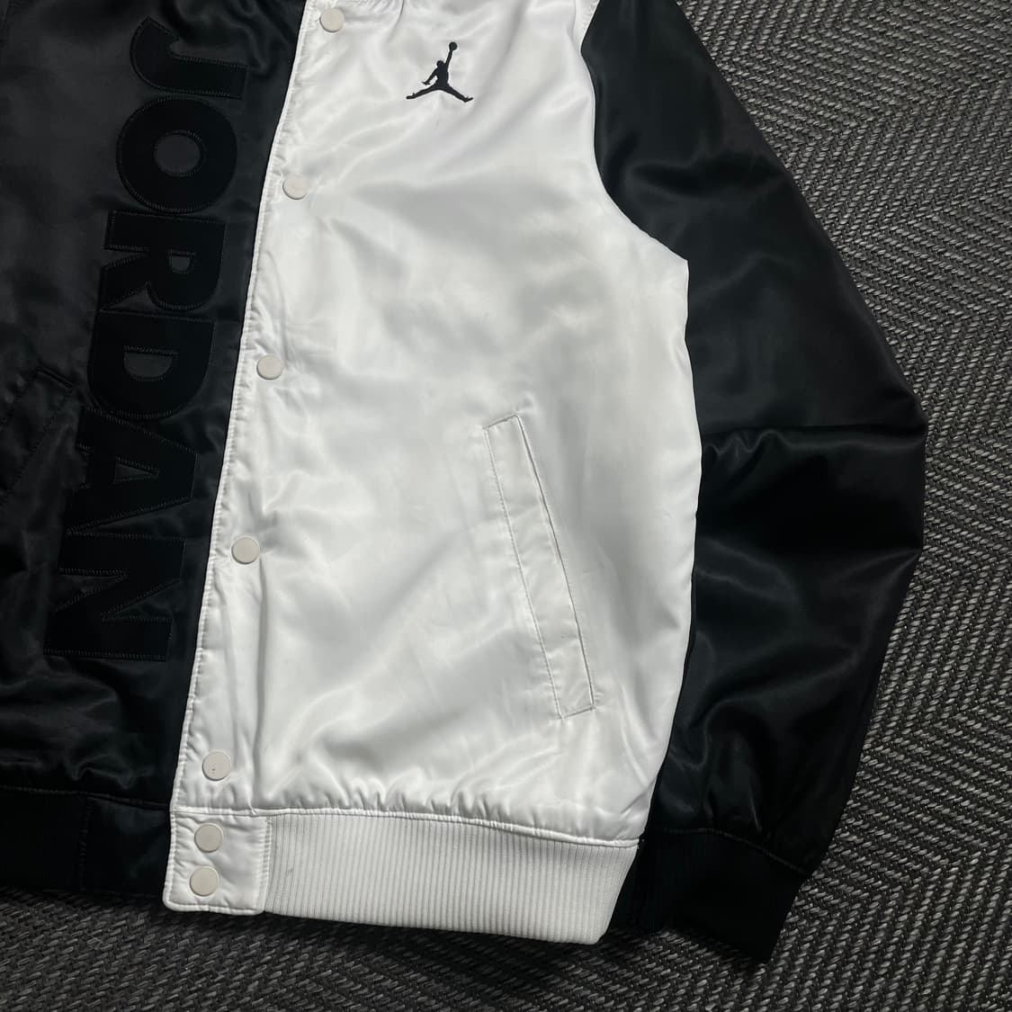 조던 에어조던 빅로고 사틴 바시티 점퍼o 4695 상품이미지2