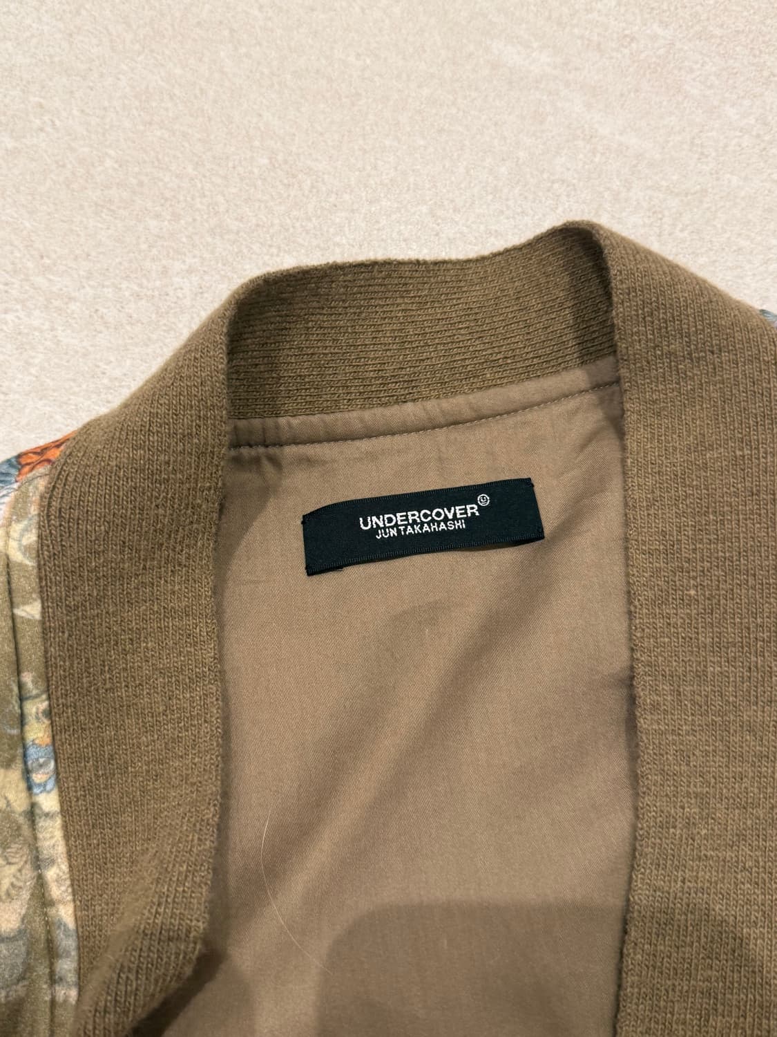 UNDERCOVER 캐릭터 패턴 봄버 자켓 상품이미지3