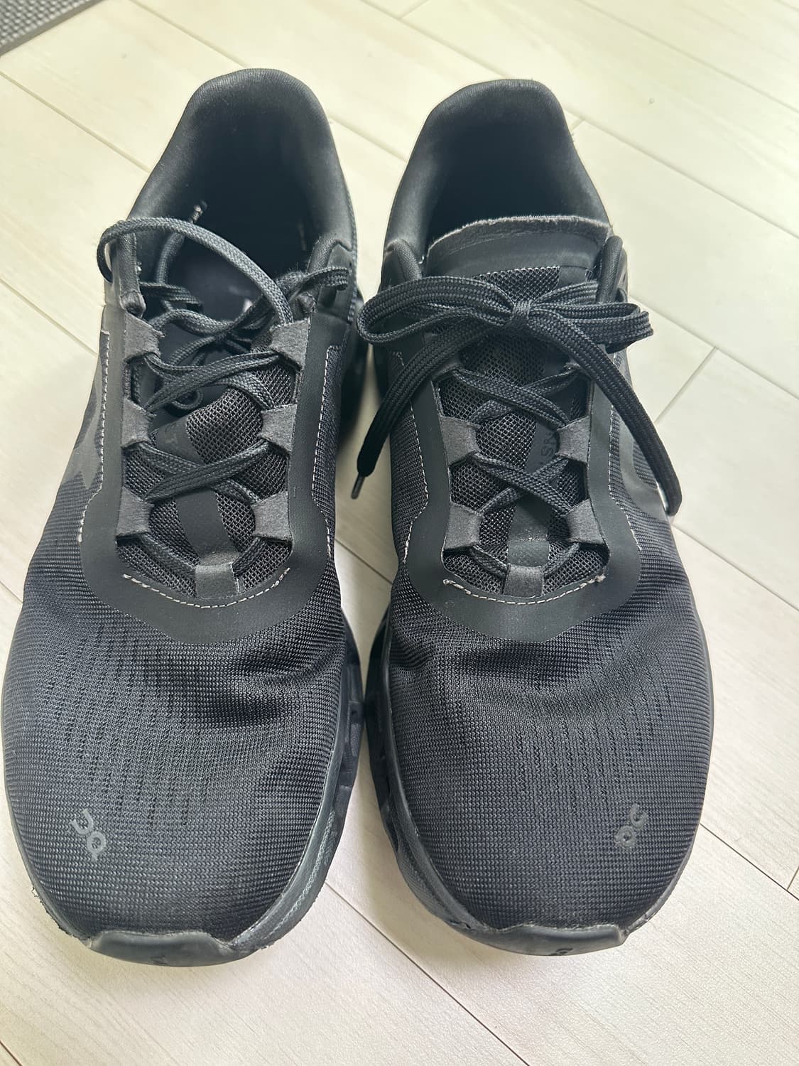 온 러닝 클라우드 몬스터 올 블랙 상품이미지1