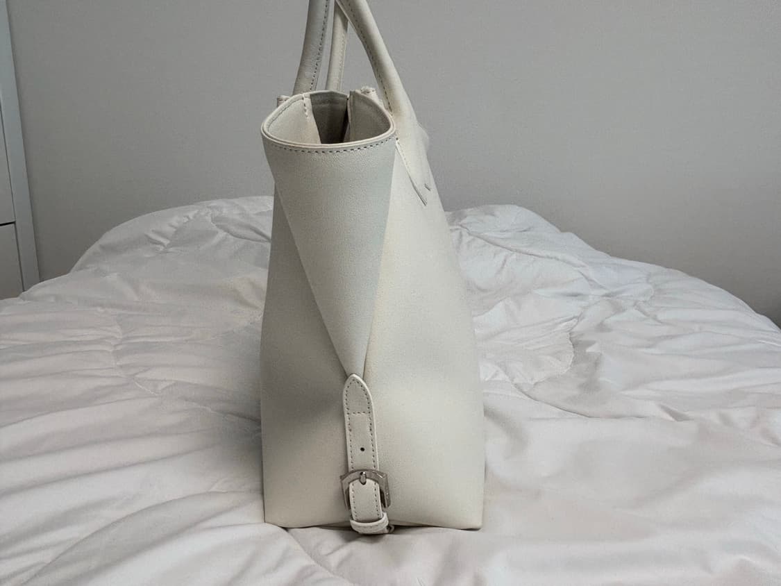 (1회 착용) 사르투 타이 숄더백 화이트 상품이미지5