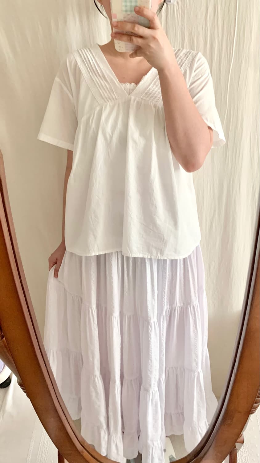 어스뮤직 화이트 레이스 핀턱 블라우스 상품이미지3