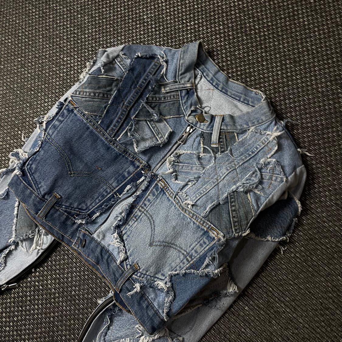 빈티지 연청 커스텀 패치워크 데님 자켓 상품이미지3