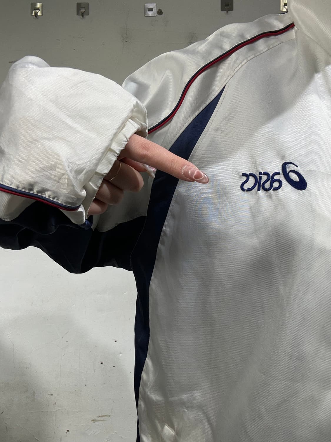 아식스 화이트 올드스쿨 오버핏 트랙 자켓 M   상품이미지4