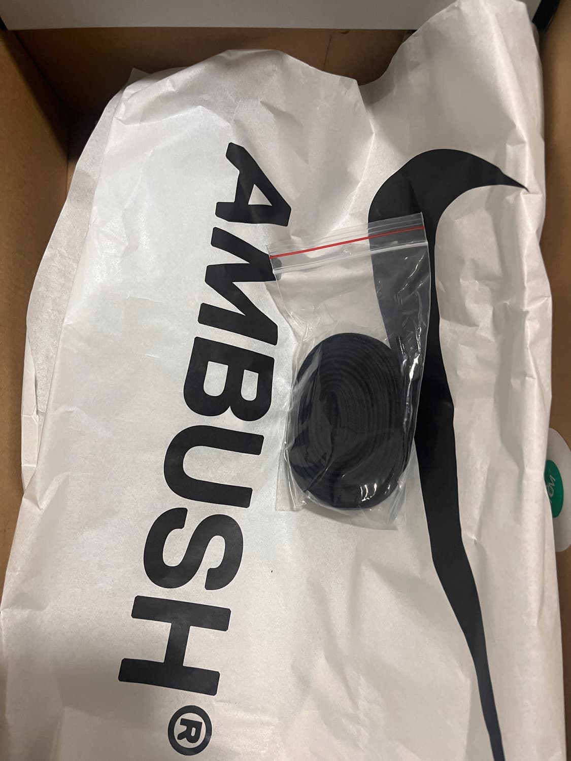 나이키 앰부쉬 에어 포스 1 로우 블랙 팬텀 295 상품이미지4