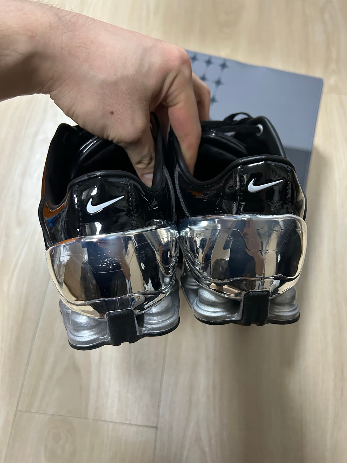 나이키 x 마하 암스테르담 토탈 90 샥스 마지아 블랙 앤 메탈릭 290 상품이미지3