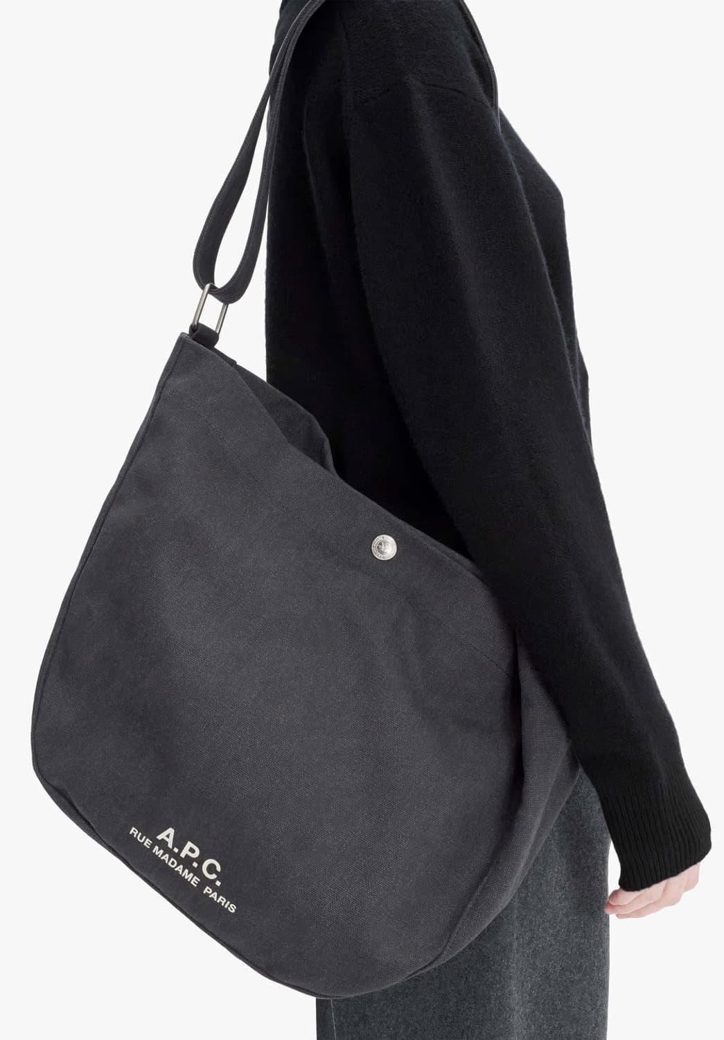 (새상품50%할인)APC 아페쎄 정품 남녀공용 저널 숄더백 블랙 상품이미지7