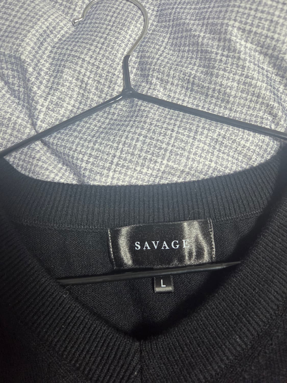 세비지 브이넥 니트 블랙 L사이즈 상품이미지3