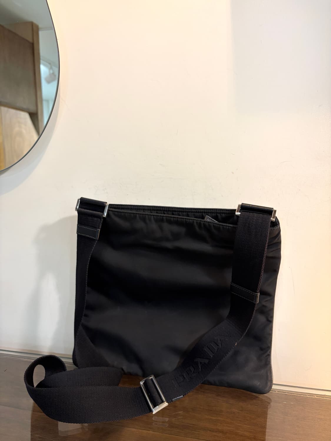 프라다 리나일론 크로스백 상품이미지4