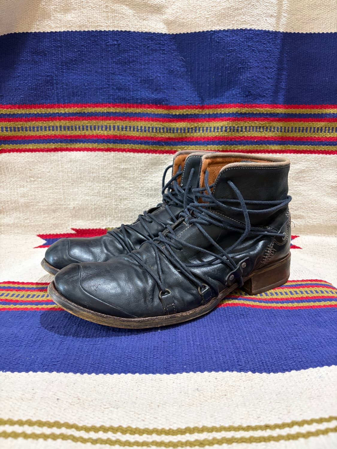 훕데두 00s 아카이브 드레이프 레더 레이스업 부츠 상품이미지2