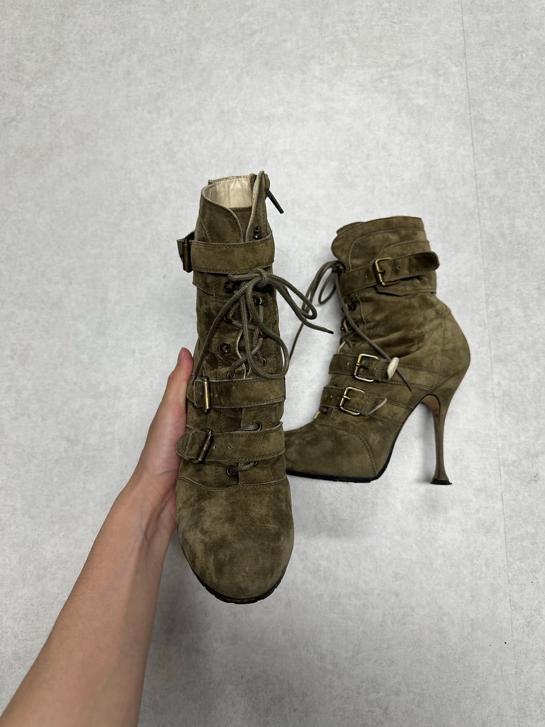 Brian Atwood 밀리터리 스트랩 스틸레토 힐 상품이미지5