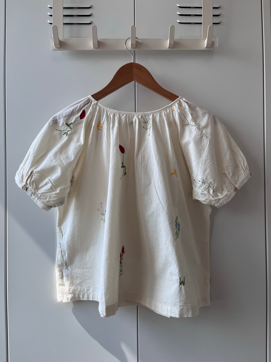 Colorer 꽃 자수 아이보리 반팔 블라우스 상품이미지9