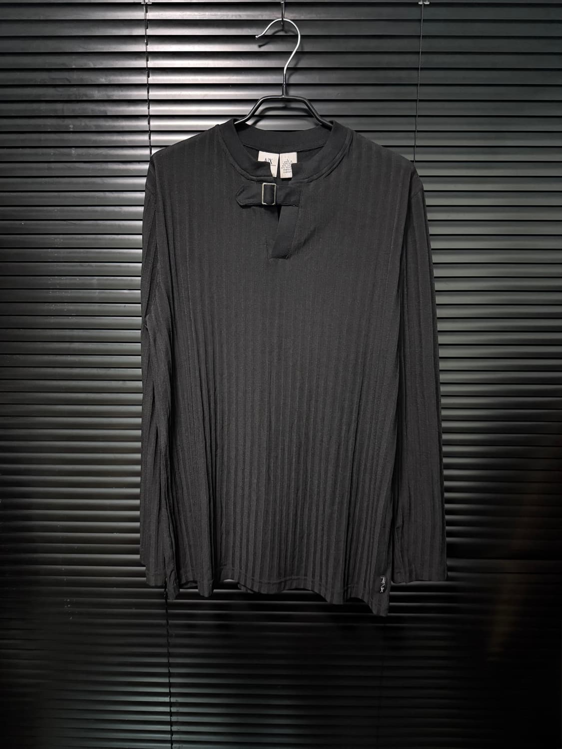 아르마니 익스체인지 스트라이프 니트 블랙 버클 롱슬리브리스 긴팔 헨리넥 상품이미지2