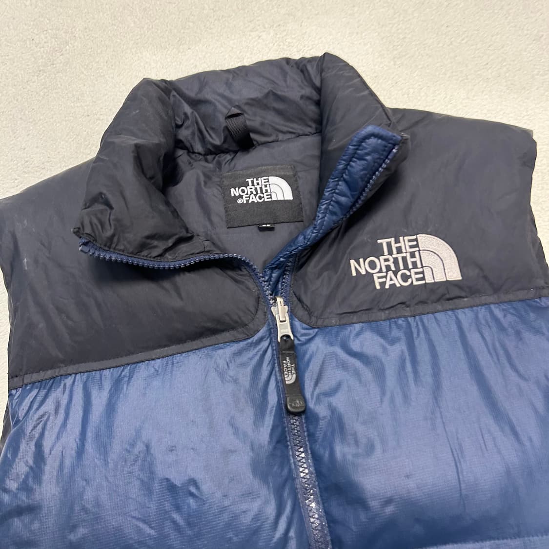 The North Face Navy Nuptse 700 Down Vest 상품이미지5