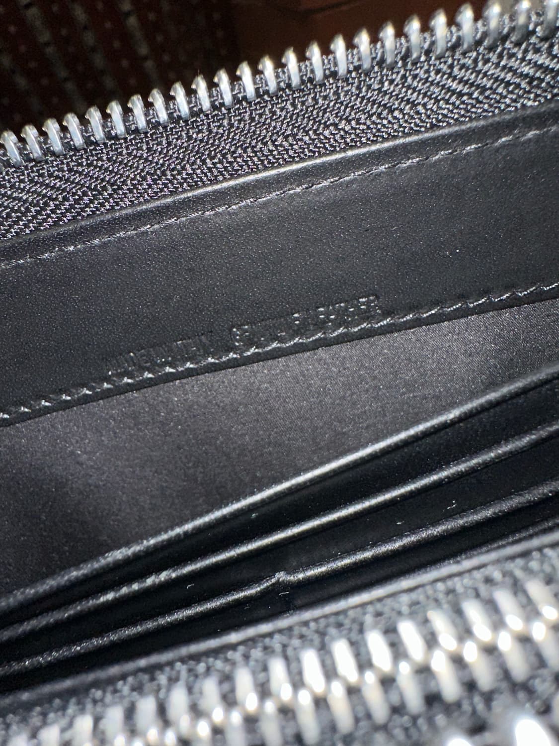 메종 마르지엘라 블랙 레더 지퍼 장지갑 상품이미지6