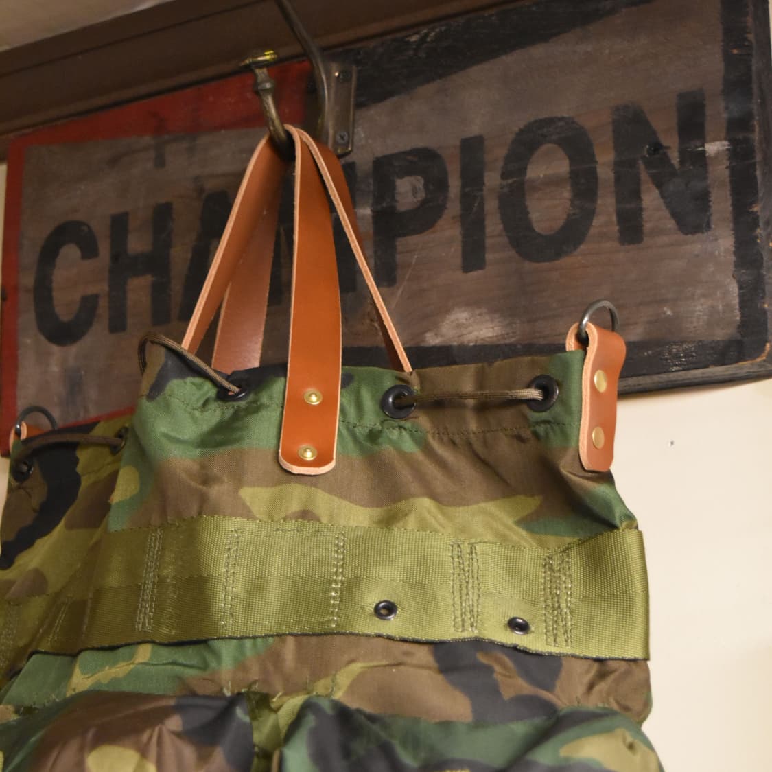 us woodland alice leather tote bag 상품이미지3