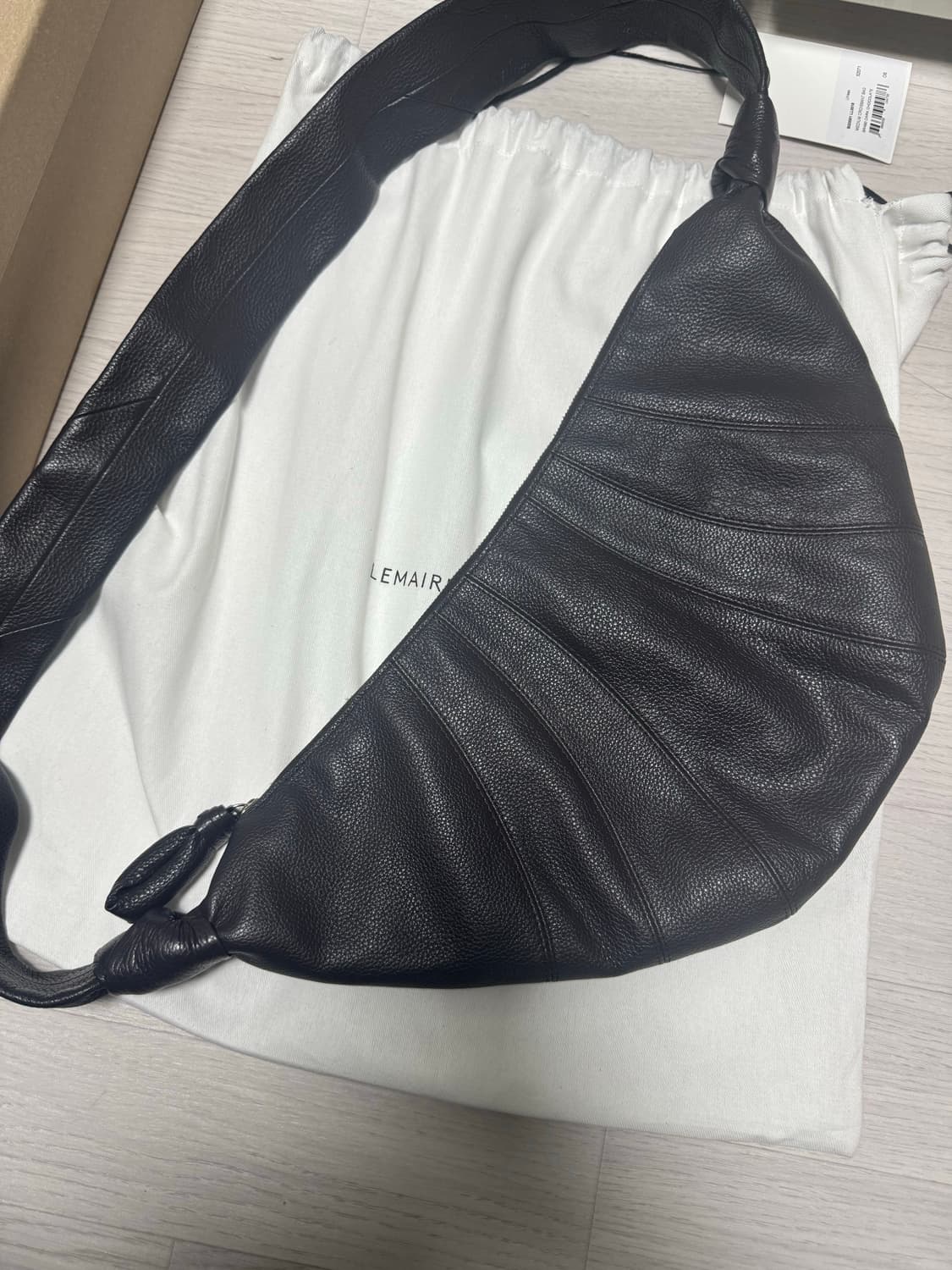 르메르 크루아상백 미디움 블랙(소가죽) 상품이미지4
