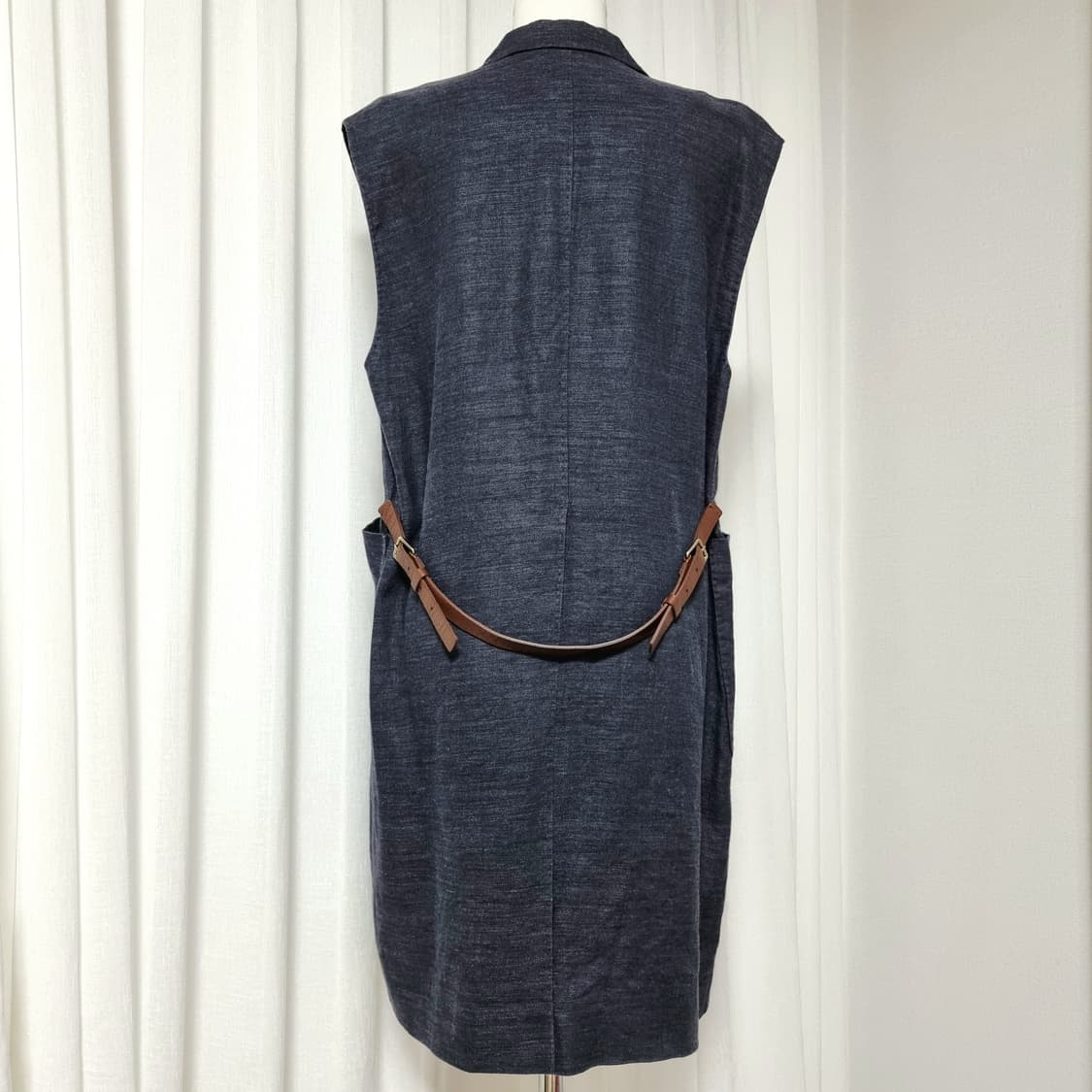 미스지컬렉션 레더트리밍 린넨실크혼방 데님 롱베스트 롱조끼 (55-66) 상품이미지3