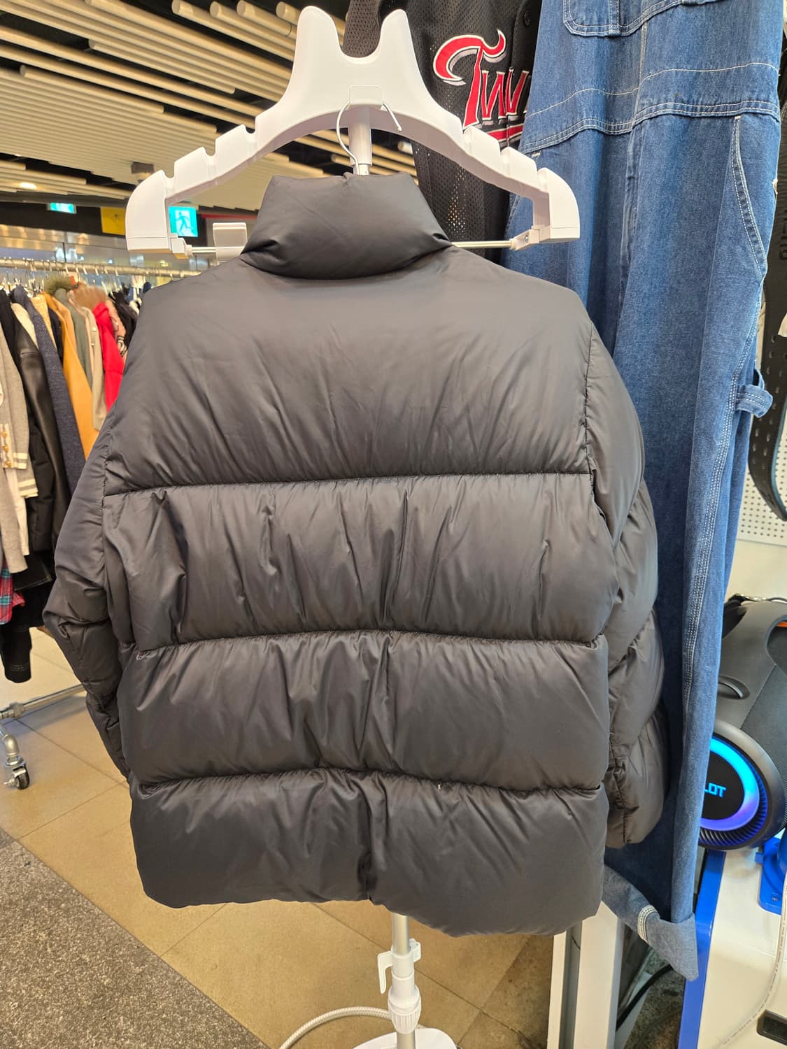 [쿨거환영]커버낫 C 로고 숏 푸퍼 상품이미지2