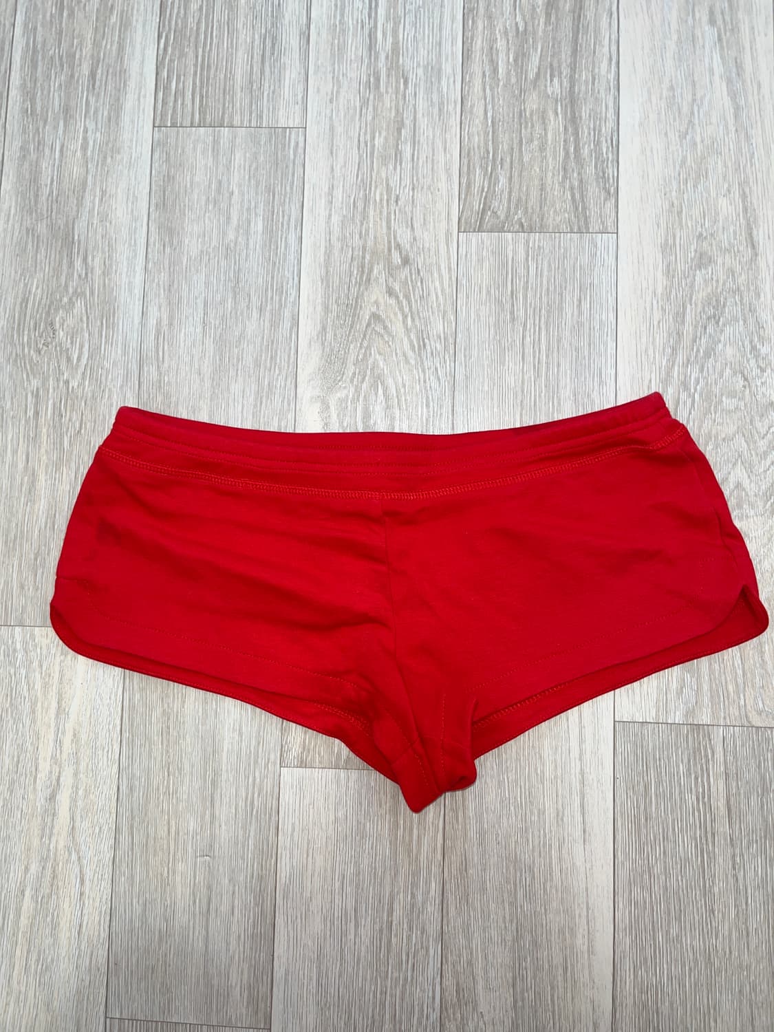 샵사이다 레드 마이크로쇼츠 M 상품이미지2