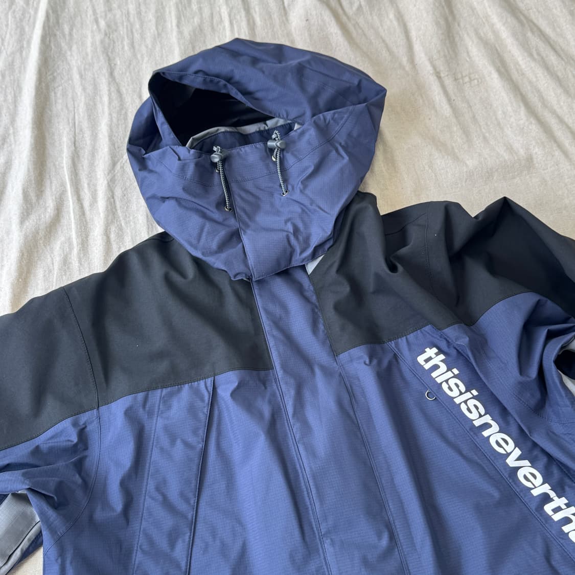 디스이즈네버댓 고어텍스 배색 바람막이 L(105) 상품이미지8