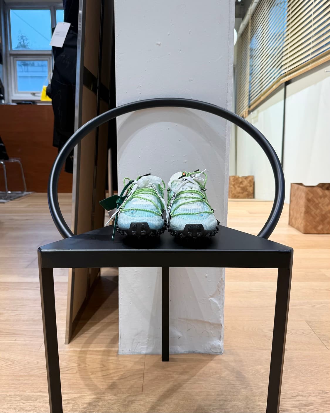 오프화이트 x 나이키 블루 와플 레이서 스니커즈  상품이미지4