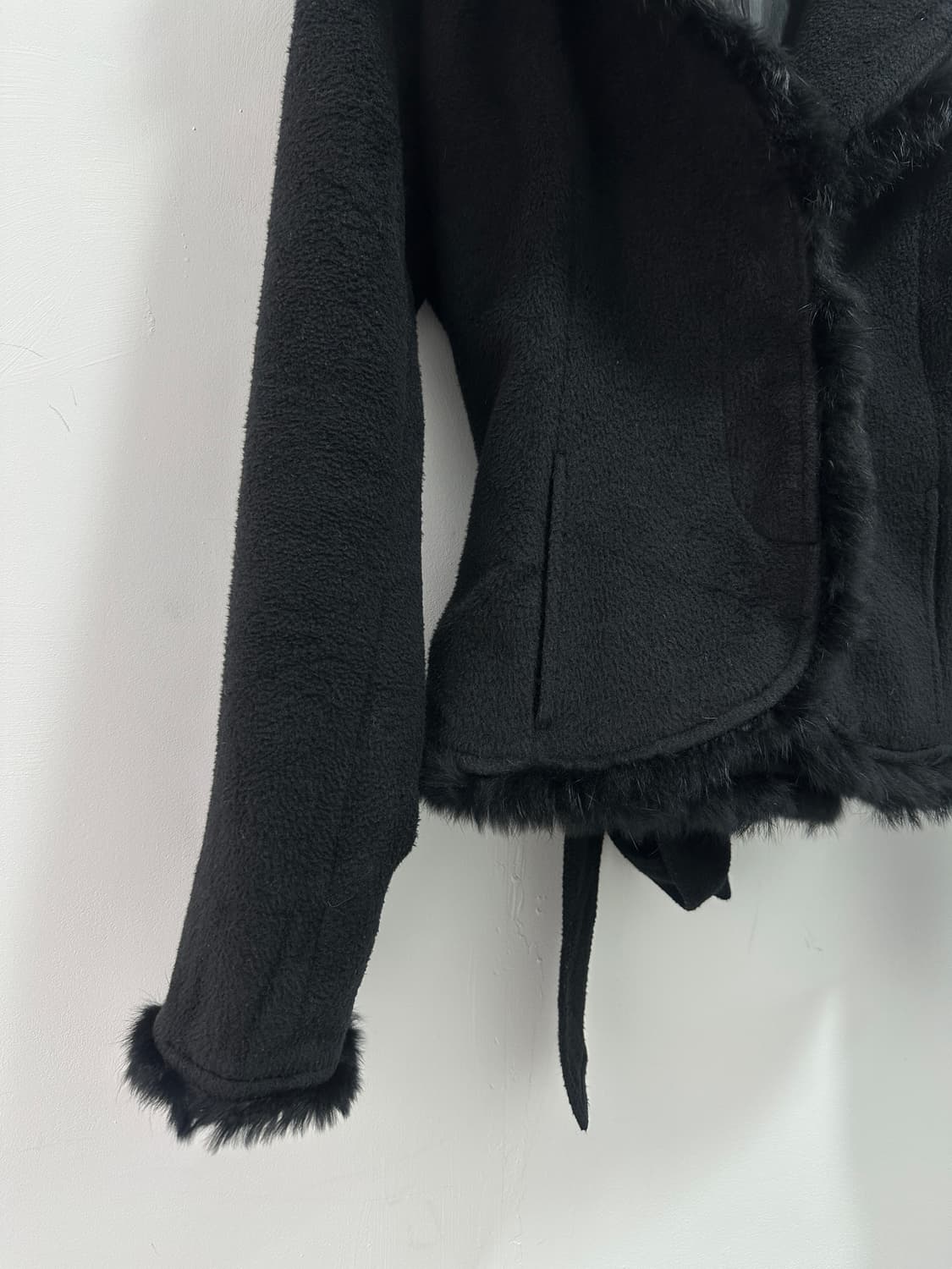 Black rabbit fur trimming ribbon jacket 상품이미지4
