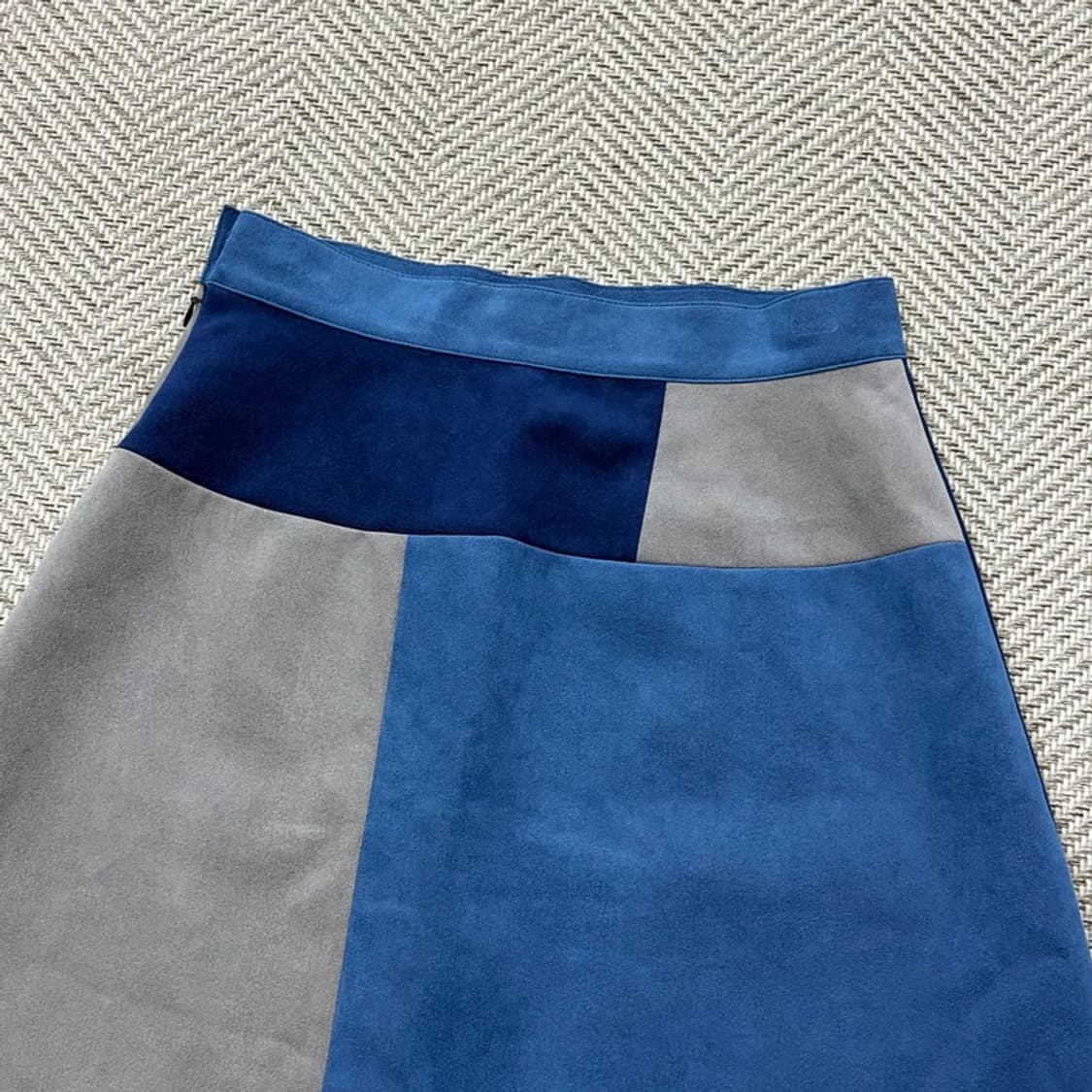 빔즈 스웨이드 배색 스커트 v3026 상품이미지4