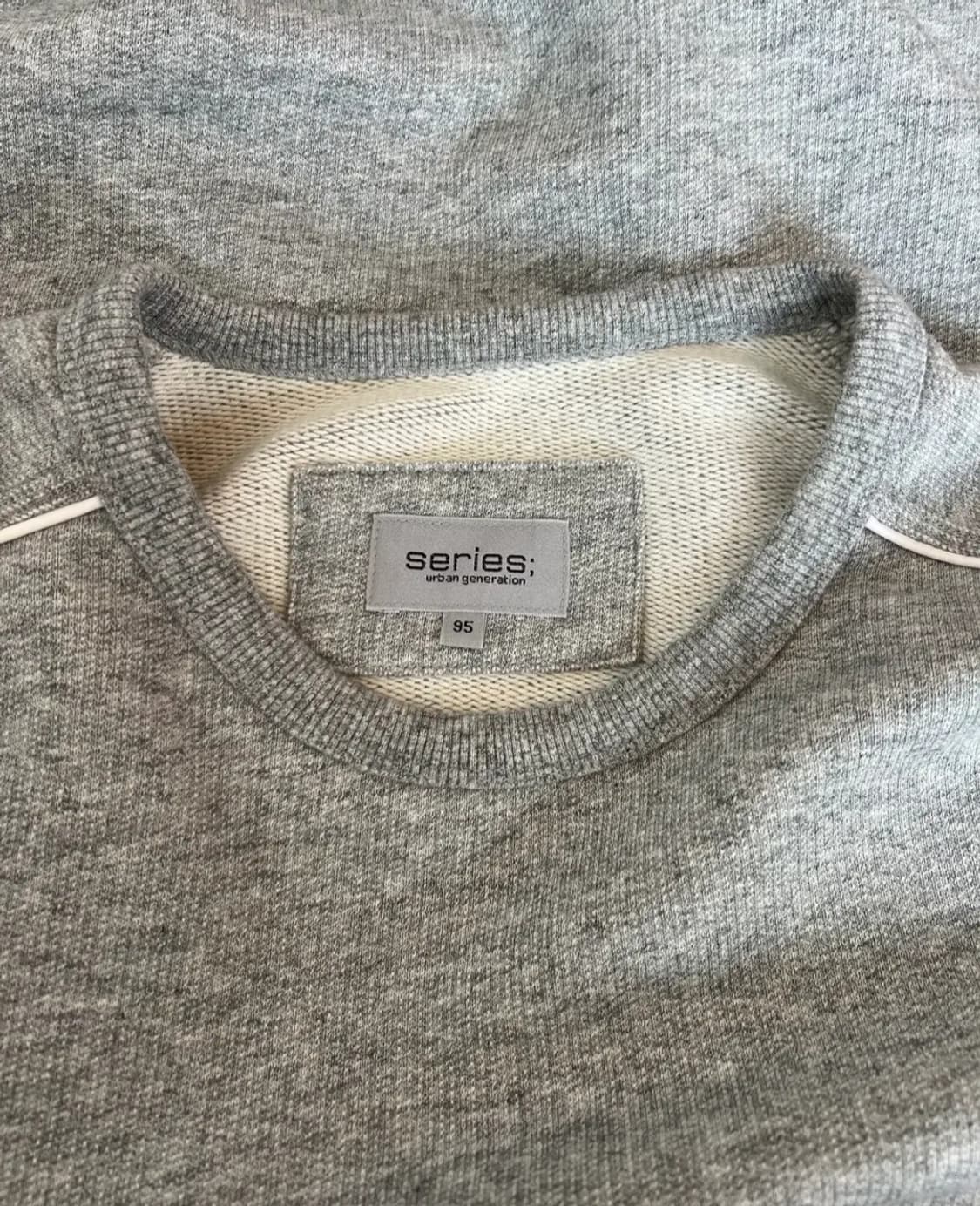 시리즈 남성 그레이 맨투맨티셔츠 상품이미지3
