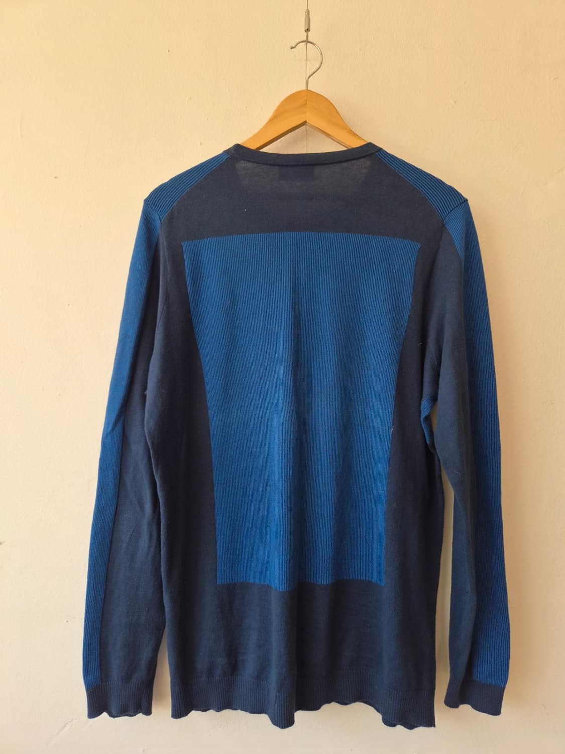 휴고보스 남성 코튼혼방라운드긴팔니트 L사이즈 상품이미지3