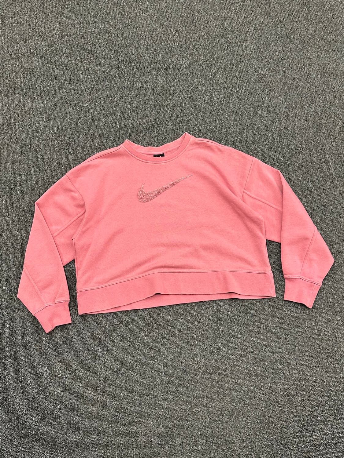 M)나이키 빈티지 여성 드라이핏 겟 핏 스우시 트레이닝 크루 스웻셔츠 상품이미지2