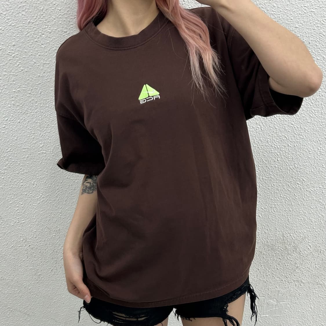 나이키 ACG 자수 초코맛 반팔 XL 상품이미지1