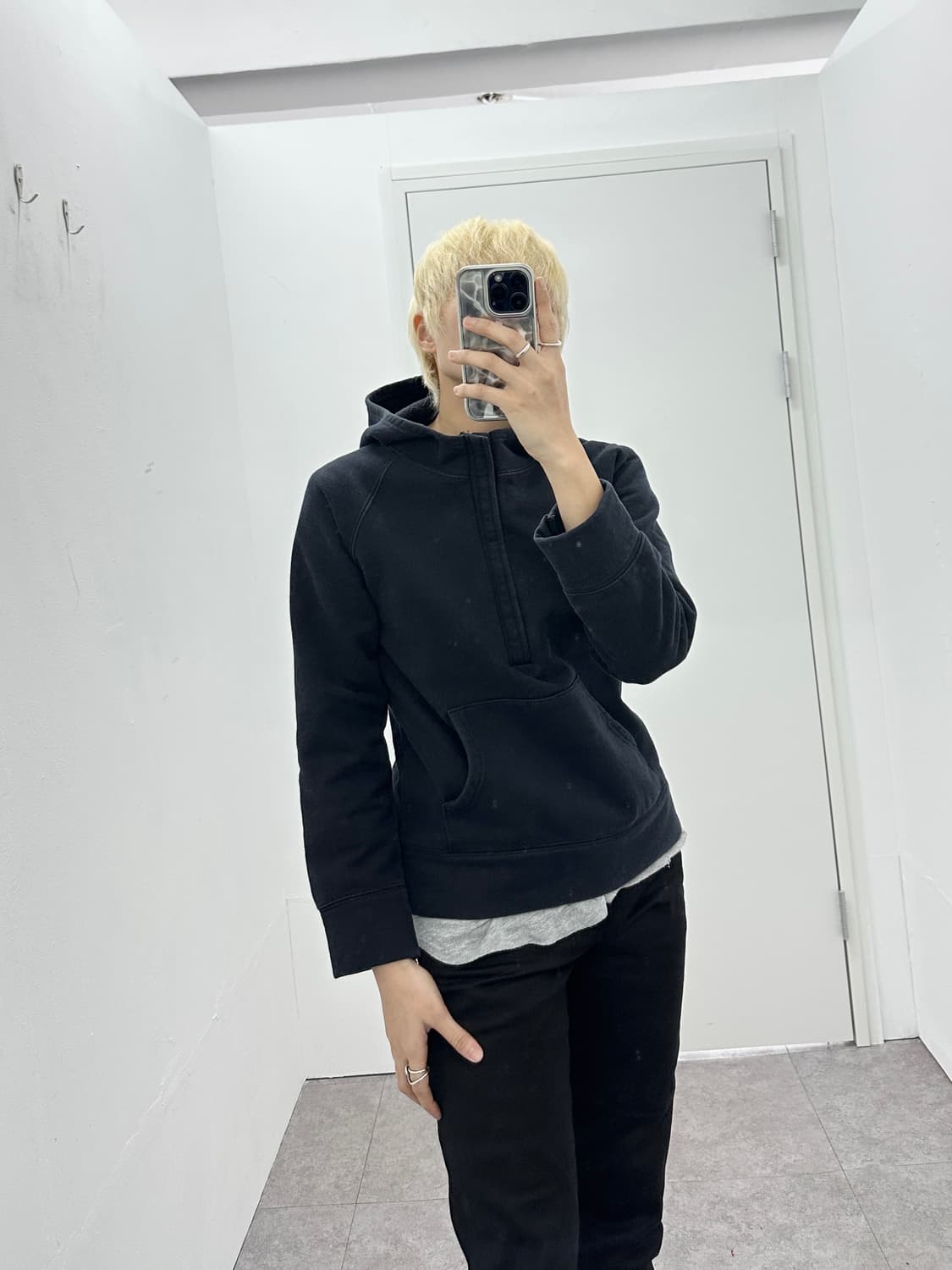 Vintage black buttoned detail hoodie 상품이미지3