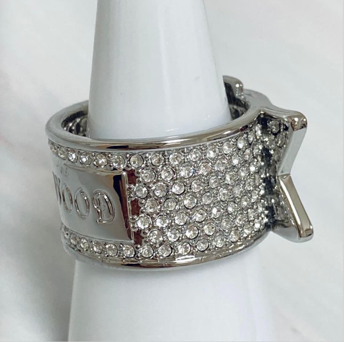 비비안웨스트우드 아카이브 레터링 로고 각인 화이트 크리스탈 벨트링 반지 상품이미지3