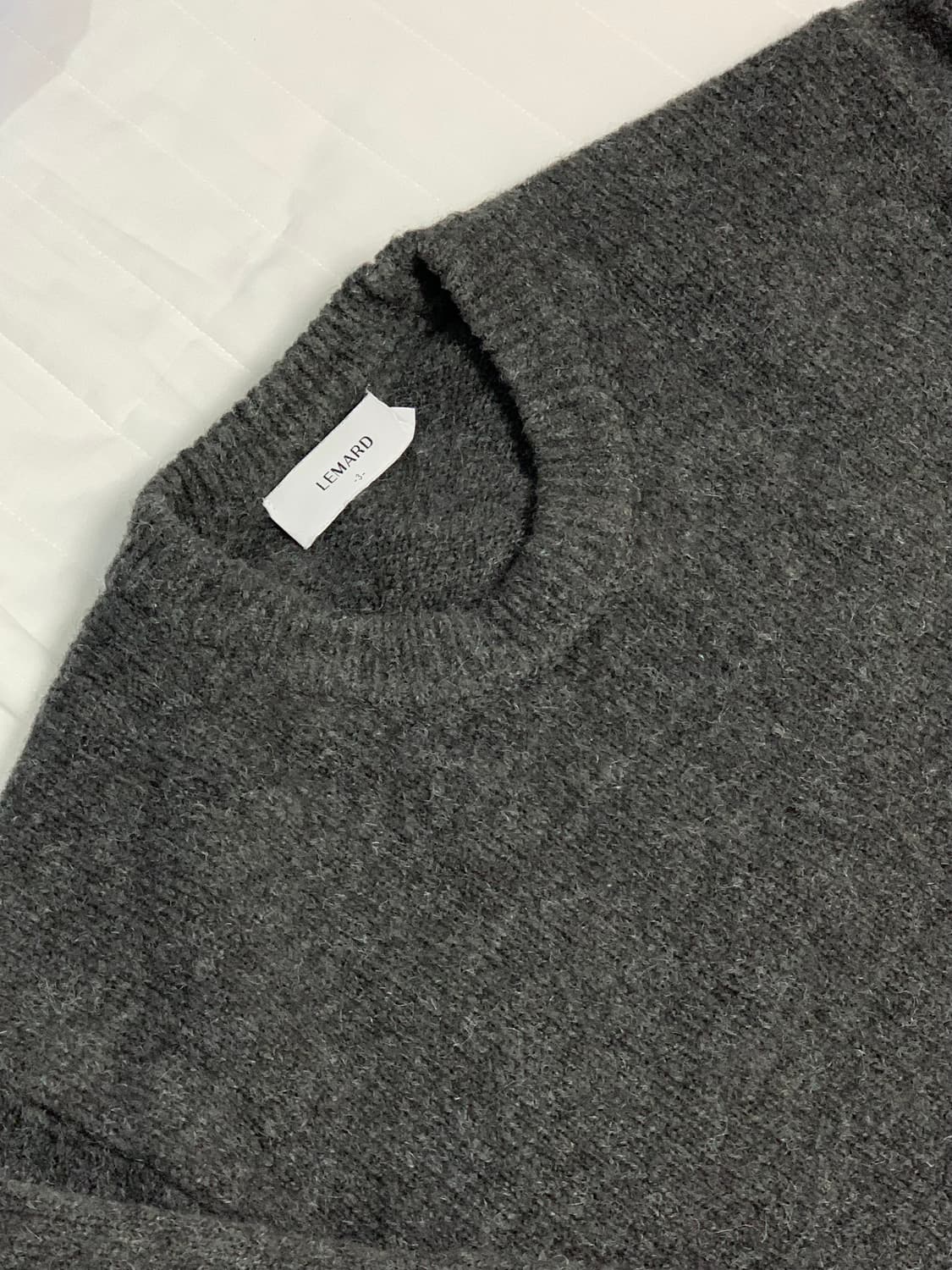 [3] 르마드 울 오버핏 라운드 니트 차콜 상품이미지3
