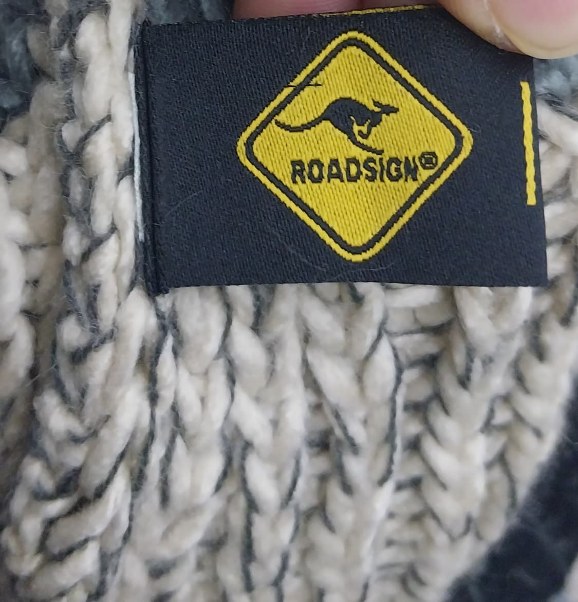(새상품) ROADSIGN 폼폼 비니 모자 상품이미지3