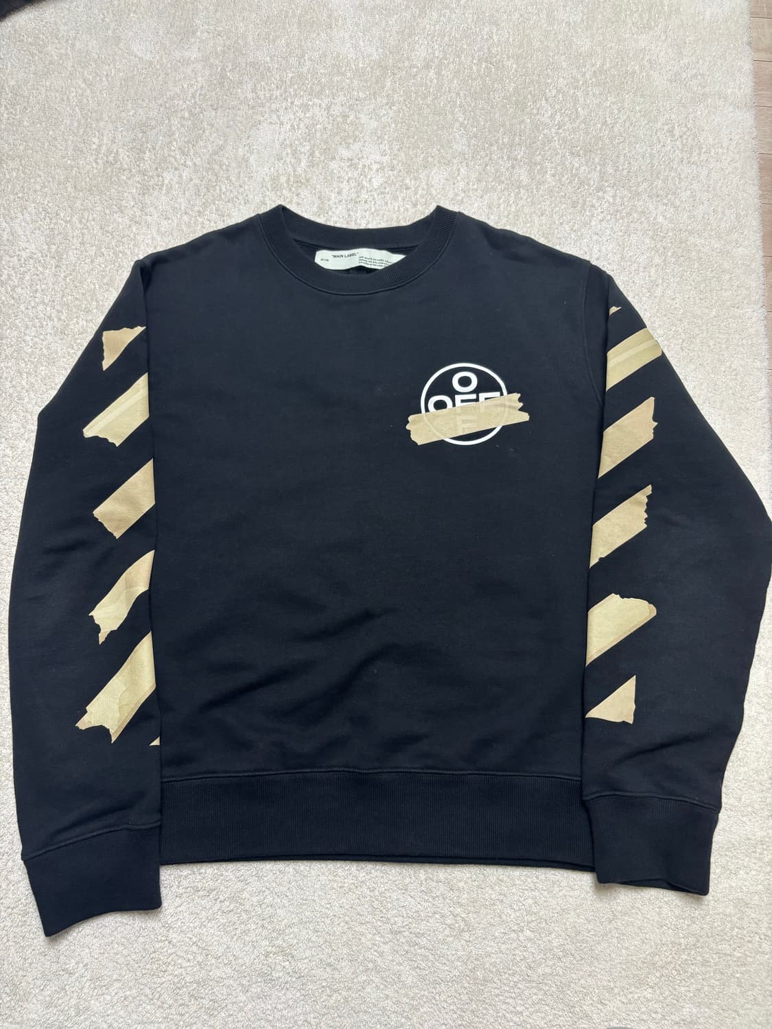 XL 오프화이트 테이프 애로우 맨투맨 OMBA025R20E30002 상품이미지1