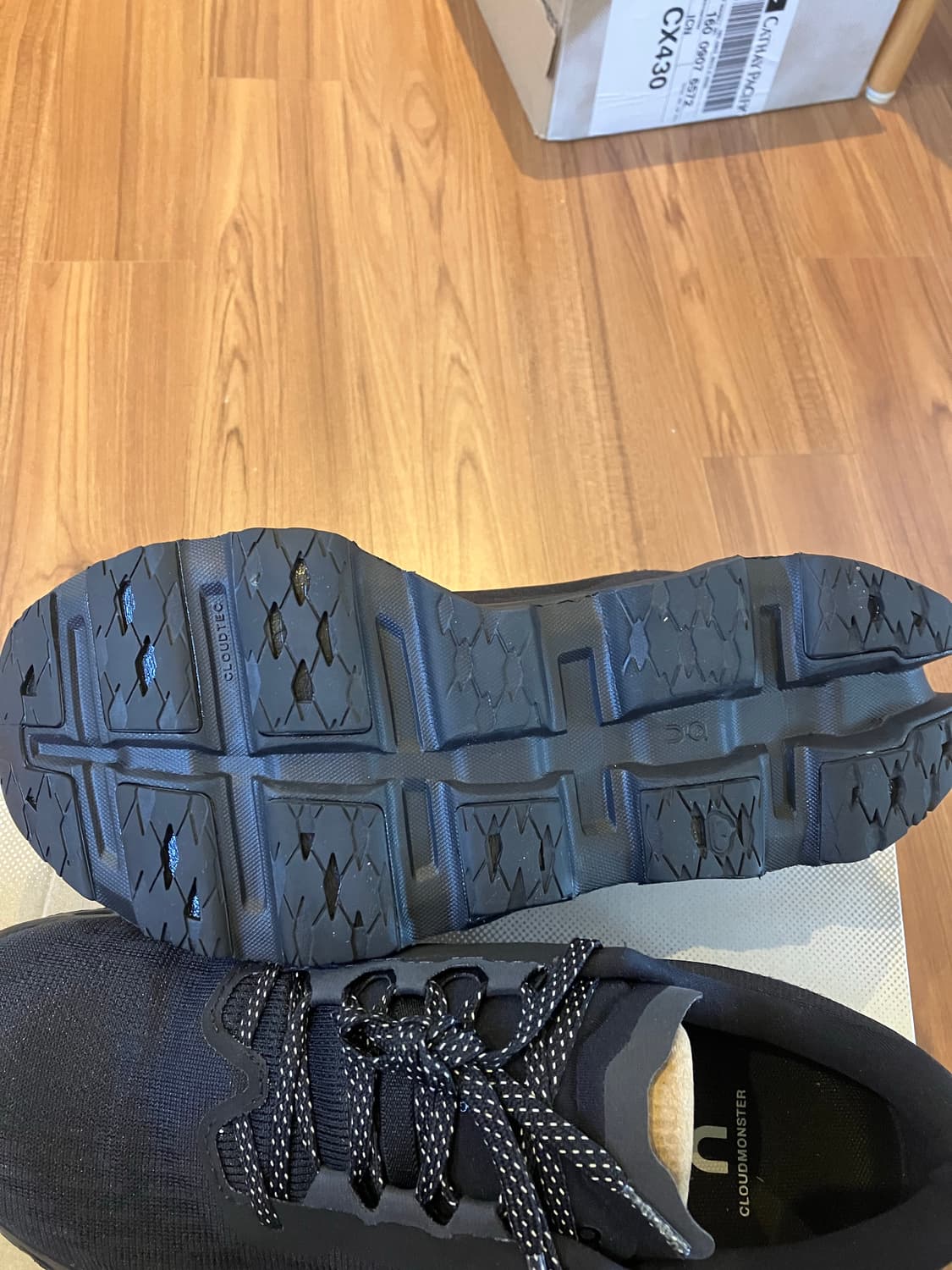 온러닝 클라우드몬스터3 블랙 255 상품이미지4