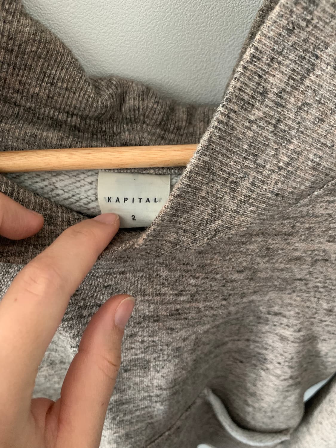 캐피탈 브이넥 후드 상품이미지2