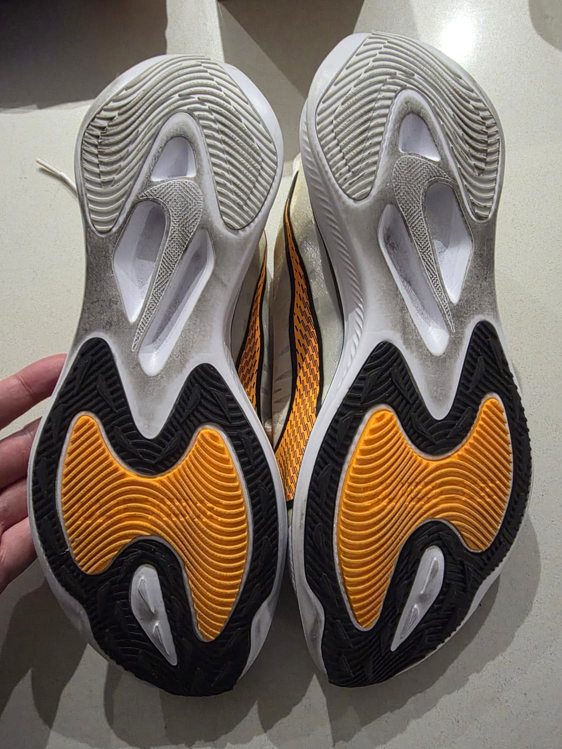 나이키 줌 그래비티 275 마라톤화 런닝화 상품이미지3