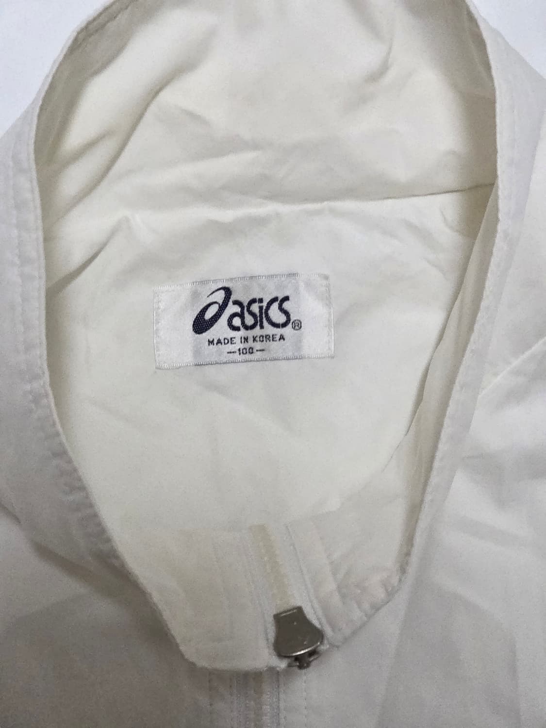 아식스 화이트 바람막이 여성 100 (실측 62/60, 105까지) 상품이미지4