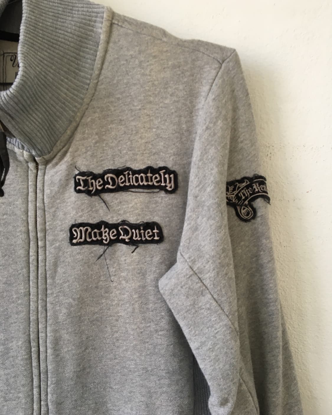 Back cross point high neck zip up 상품이미지3