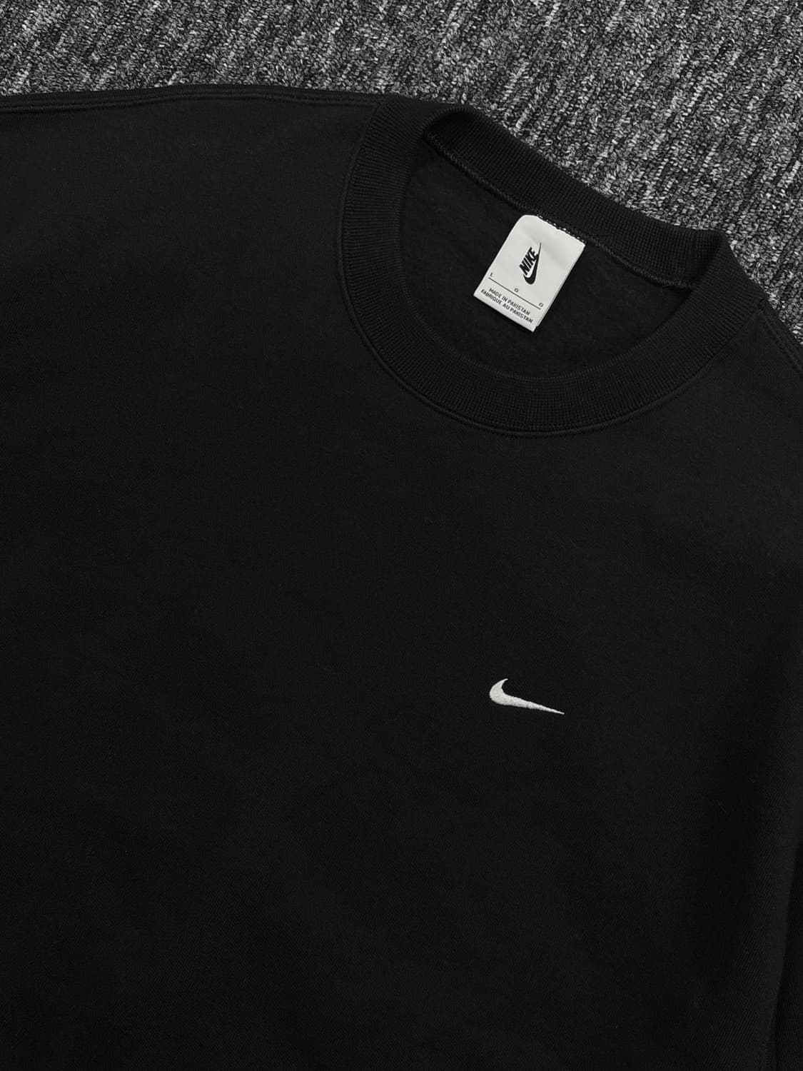 나이키 솔로 스우시 NRG 블랙 맨투맨 상품이미지4