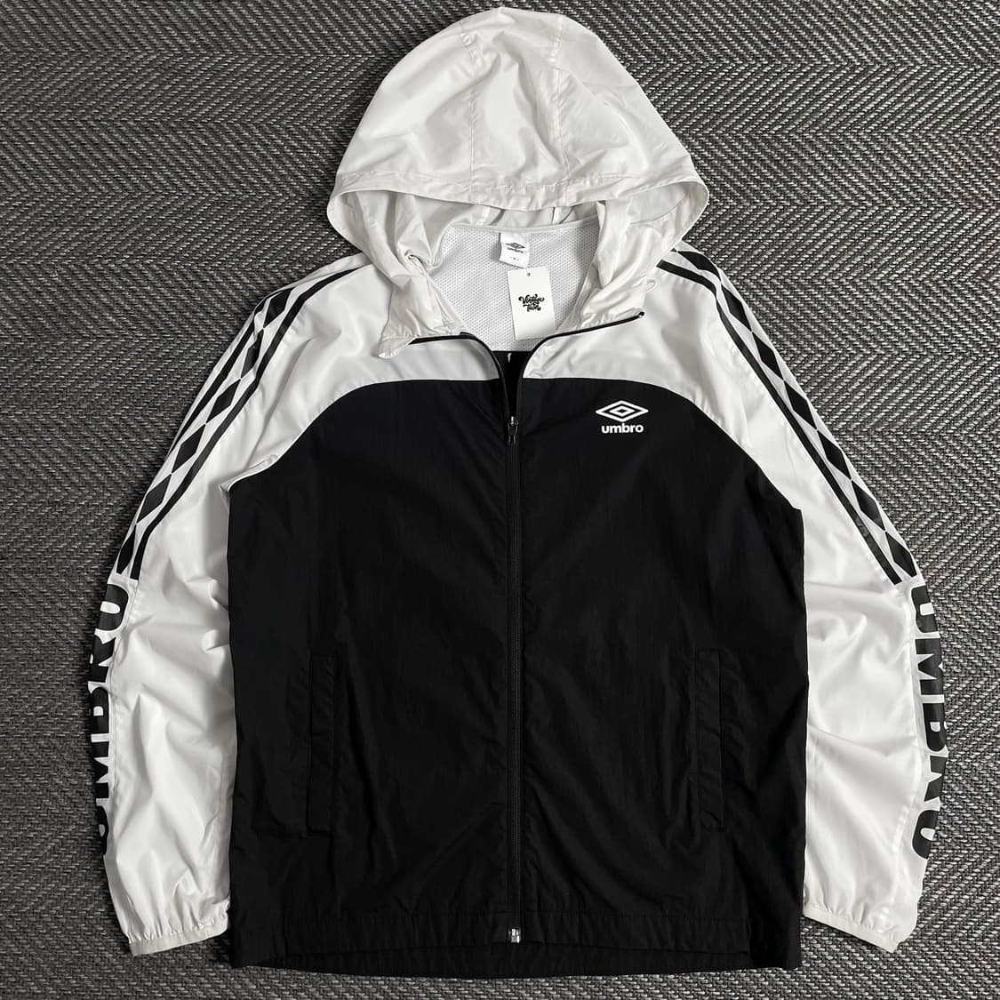 엄브로 멀티로고 빅로고 트랙 우븐 바람막이y 3650 상품이미지2