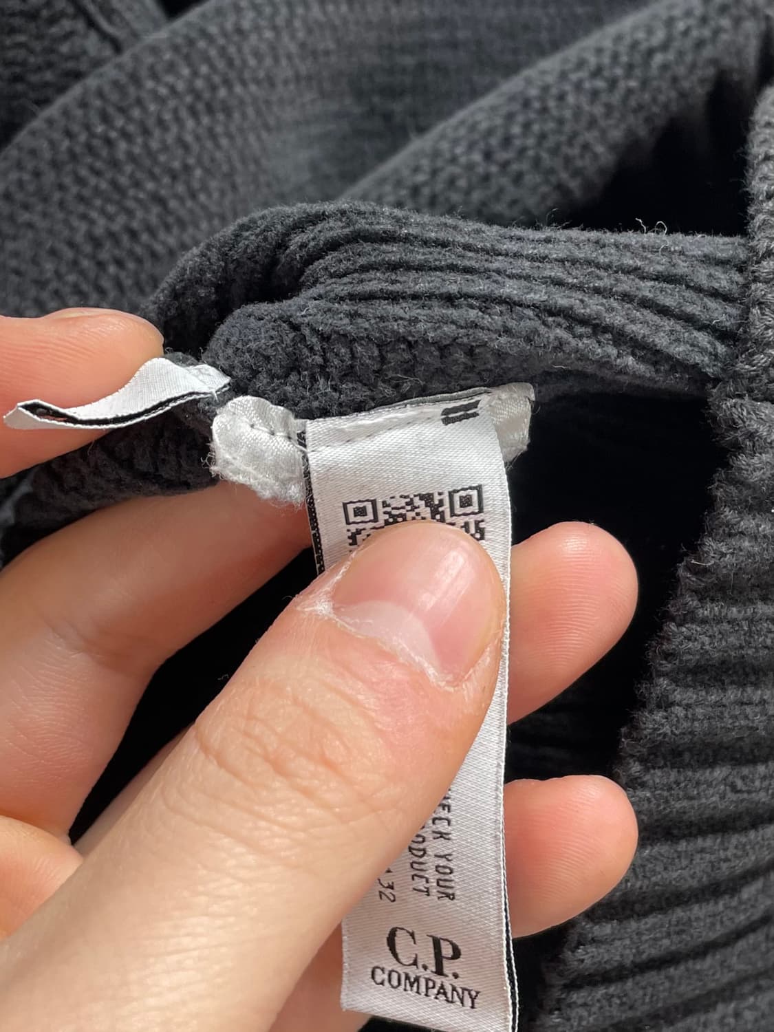 CP컴퍼니 렌즈 라운드 니트 맨투맨 (on.212) 상품이미지6