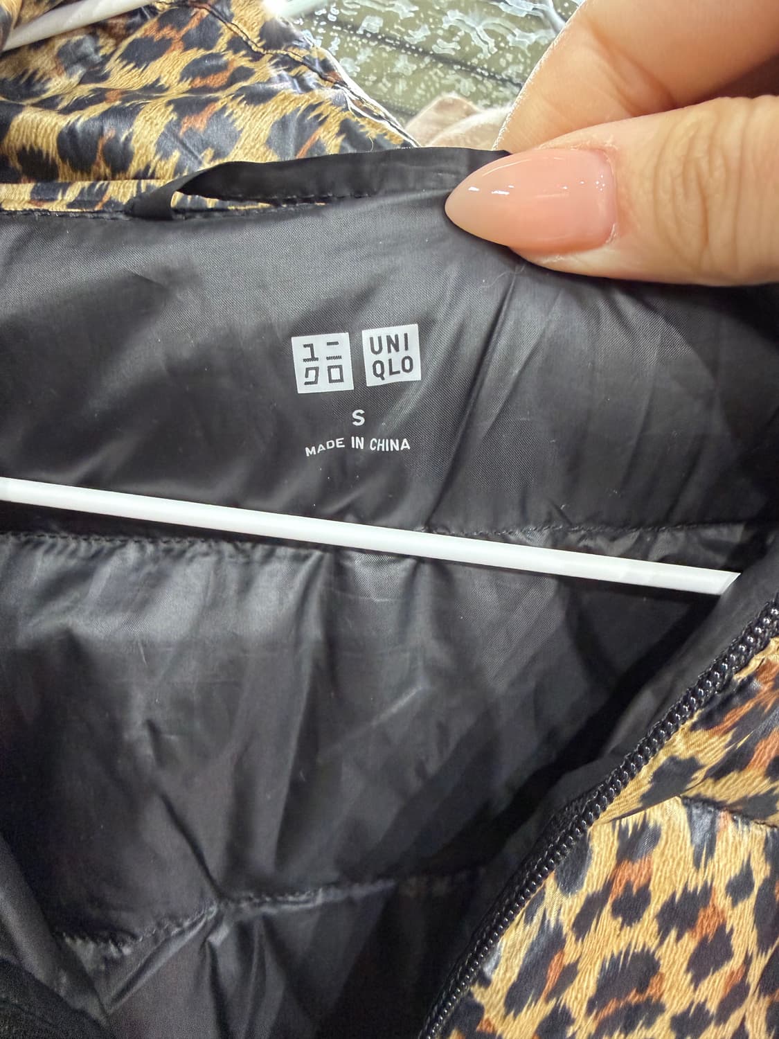 유니클로 호피 경량 패딩 상품이미지3