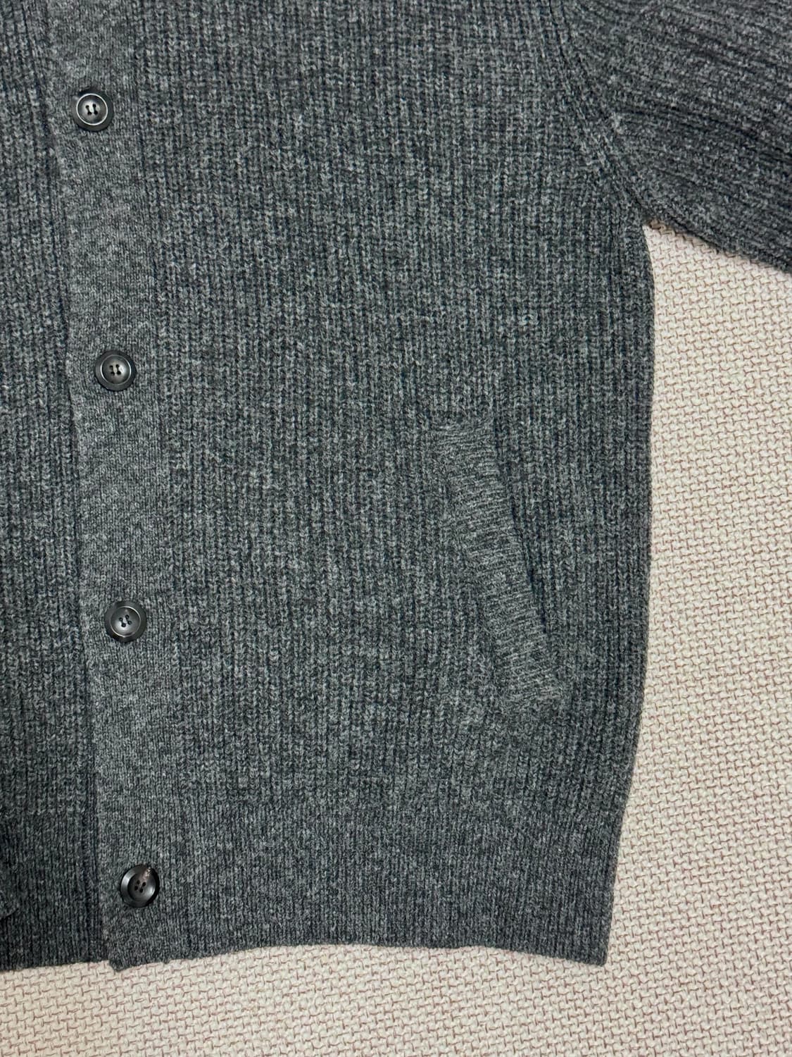 포터리 차콜 셔틀랜드 울 하이넥 가디건 4사이즈 상품이미지2