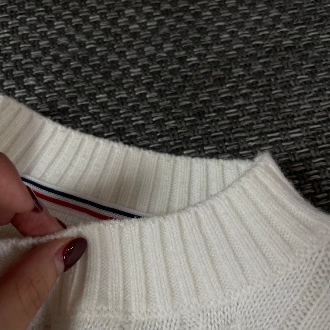 타미힐피거 화이트 빅로고 크롭 니트 S 상품이미지7